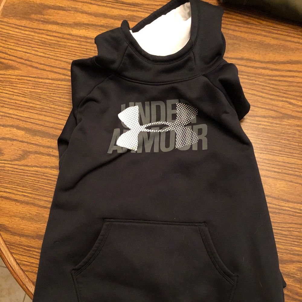 Youth Large Black Under Armour hoodie